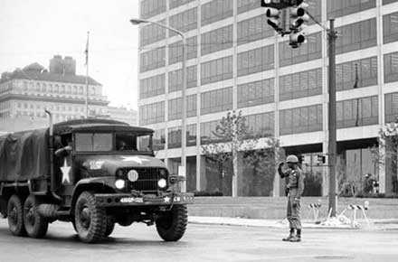 Ohio National Guard at E. 9th. St., 1968